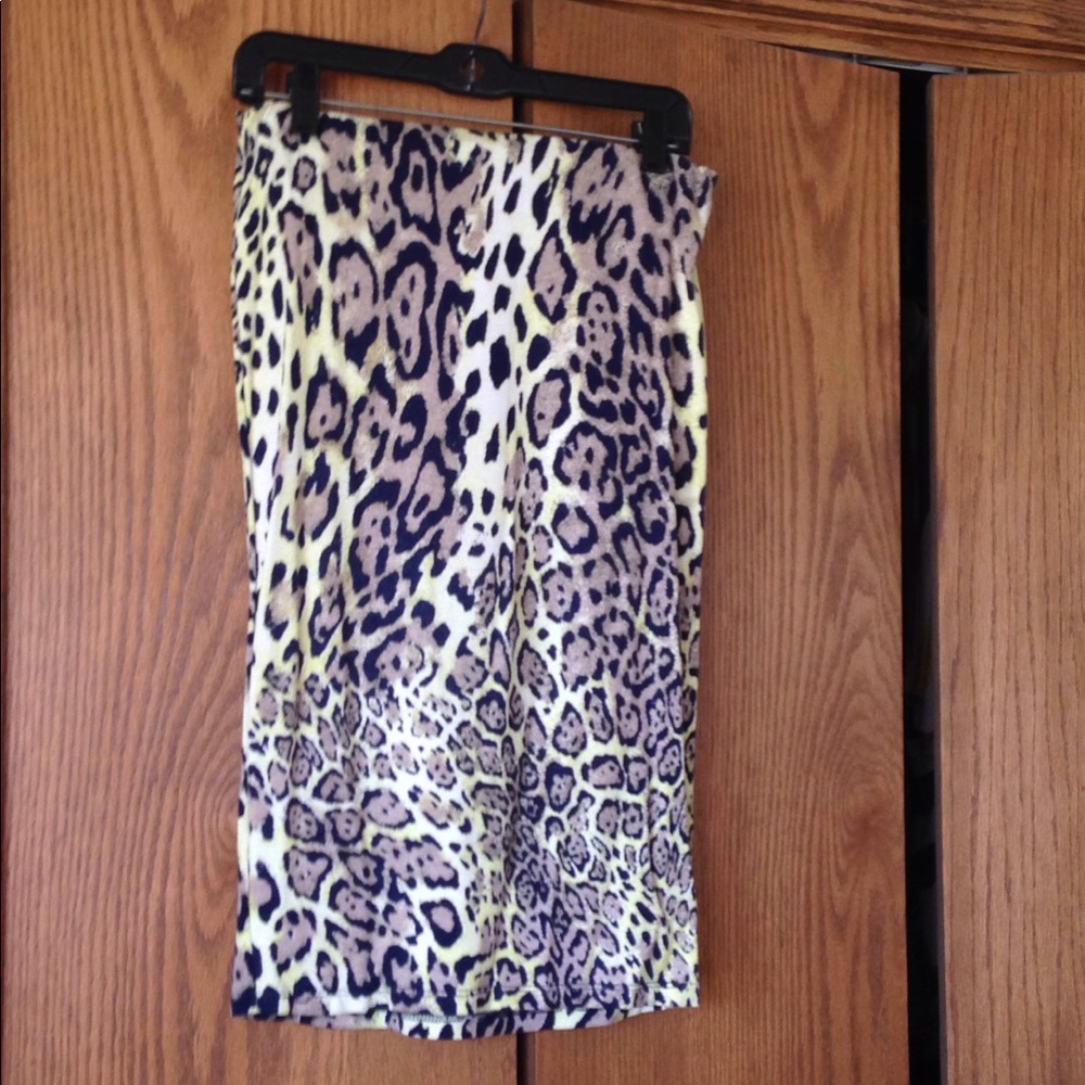Leopard print stretch skirt